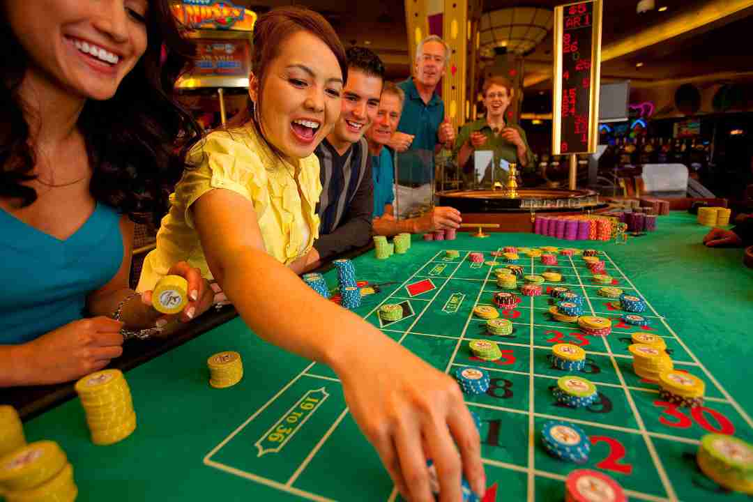 sảnh cờ bạc thế giới ở new world casino hotel được nhiều chơi tham gia